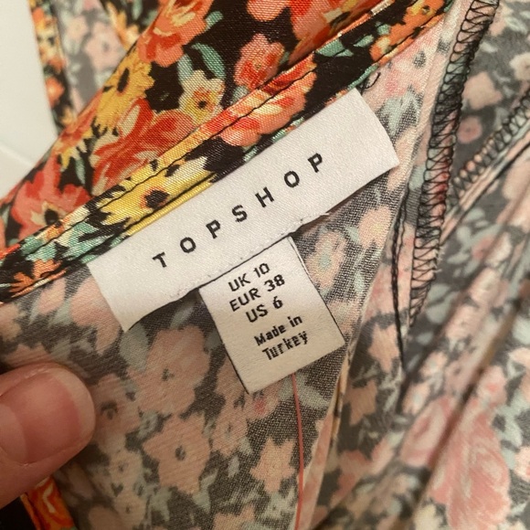 NWT TopShop Floral Maxi Satin Flutter Sleeve Dress- US 6 - Picture 8 of 9